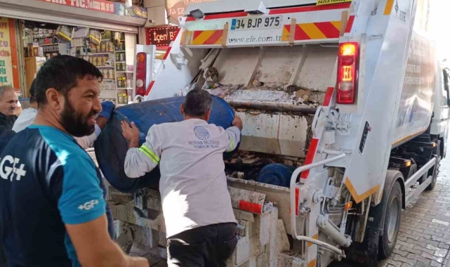 Adana'da yarı çıplak dana ayağı temizliği pahalıya patladı