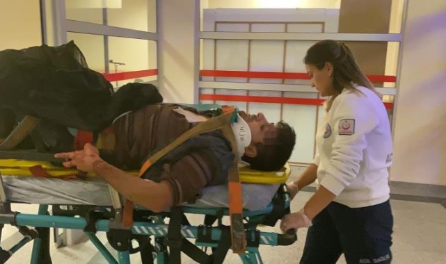 Adıyaman'da otomobil kamyonetle çarpıştı: 2 yaralı