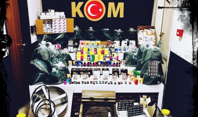 Afyonkarahisar' da kaçak makaron ve elektronik sigara operasyonu