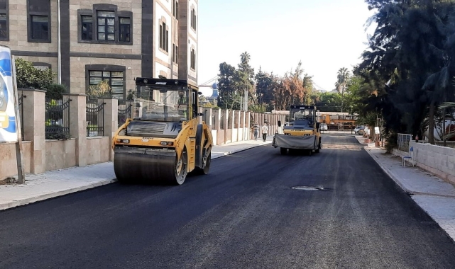 Akdeniz'de asfalt çalışmaları sürüyor