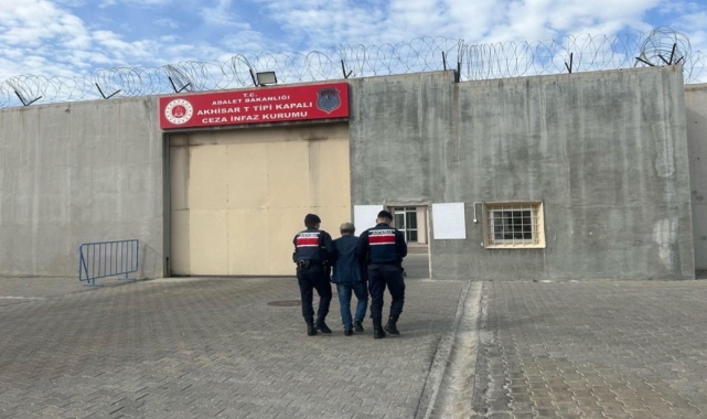 Akhisar&#039;da aranan 15 şahıs yakalandı