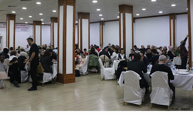 AKŞAM YEMEĞİNDE BULUŞTULAR!