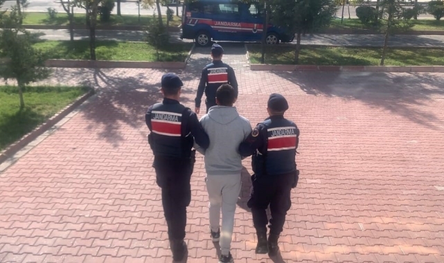 Aksaray'da 13 yıl hapsi olan hırsızlık şüphelisi JASAT ekiplerince yakalandı