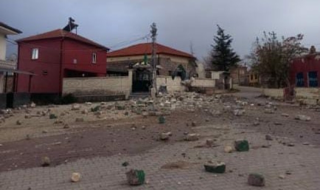 Aksaray'da fırtına cami minaresini yıktı