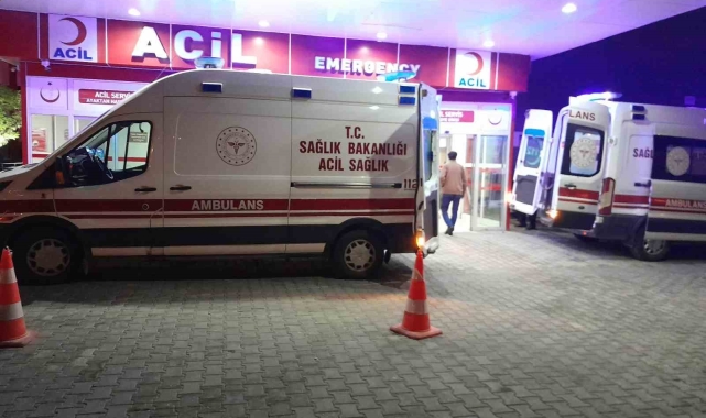 Alkollü sürücü zincirleme kazaya neden oldu: Işıkta bekleyen araca çarptı, 7 kişi yaralandı
