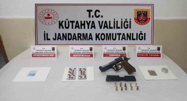 Altıntaş'ta köy evinde uyuşturucu ele geçirildi