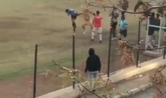 Amatör maçta futbolcudan hakemlere saldırı