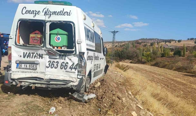 Annesinin cenazesinin bulunduğu cenaze aracını kaçırdı