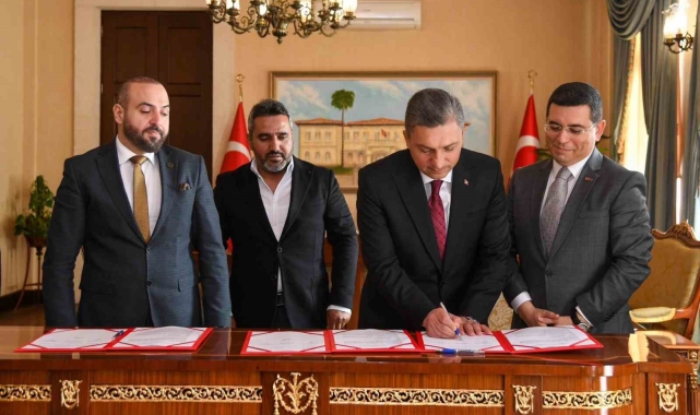 Antalya Valiliği'nden çifte protokol