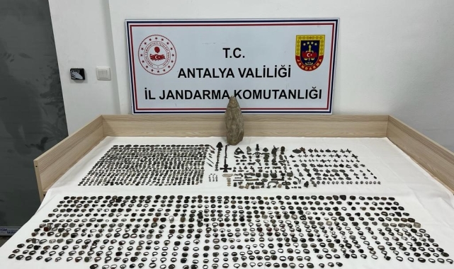 Antalya'da jandarmadan tarihi eser operasyonu