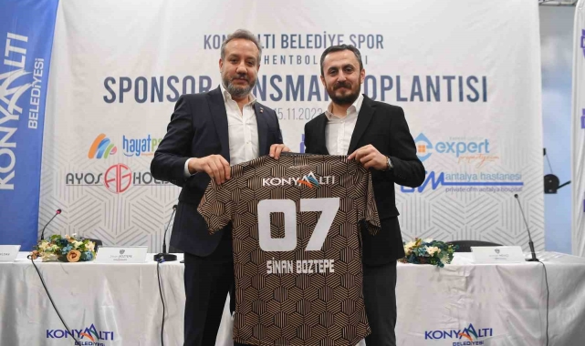 Antalyaspor Başkanı Boztepe: "Avrupa şampiyonu Konyaaltı Kadın Hentbol Takımı'nı gururla kıskanıyorum"