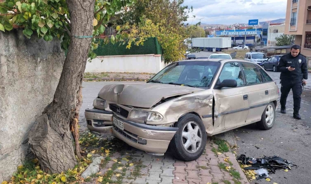Arabasını yıkadı, ardından kaza yaptı: 3 yaralı