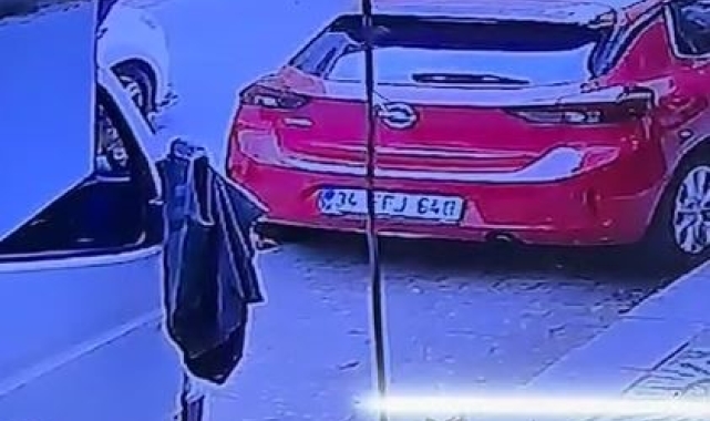 Aracın çarpmasıyla şoke olan çocuk savrulduğu yerden kalkıp kaçmaya çalıştı