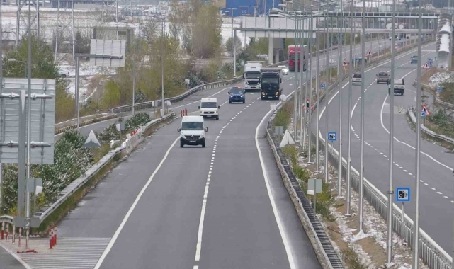 Araçların saatlerce mahsur kaldığı D100'de trafik normale döndü