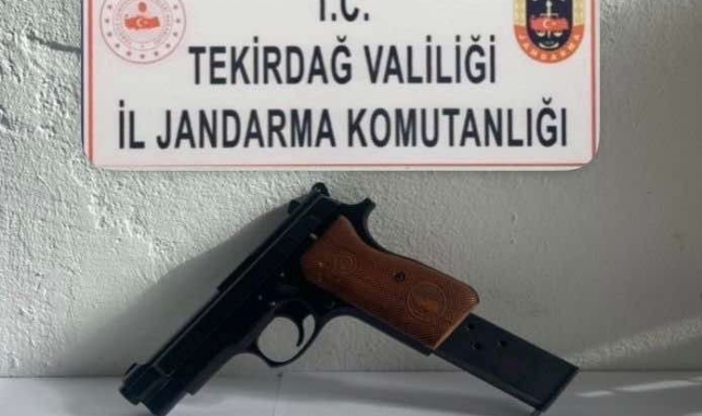 Araçta tabanca ele geçirildi