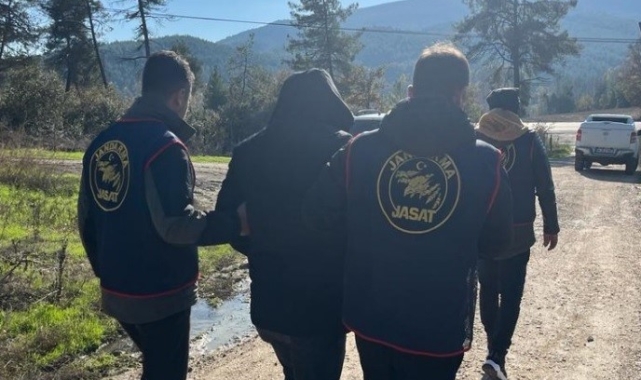 Aranan şahıslara jandarmadan operasyon