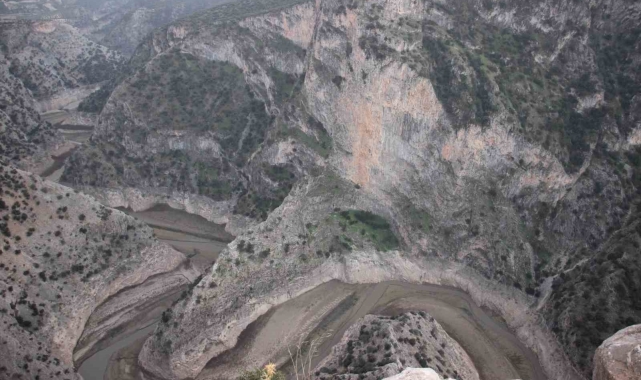 Arapapıştı Kanyonu suya kavuşacağı günü bekliyor