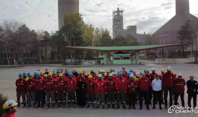 Aşkale Çimento'da 10 Kasım anması