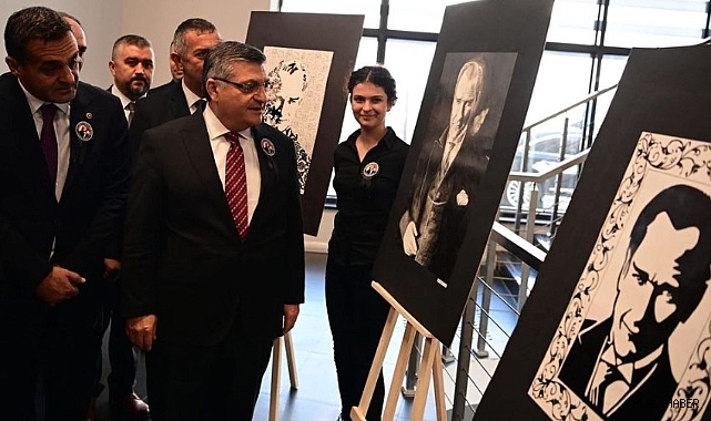 ATATÜRK FOTOĞRAFLARI VE KİTAPLARI SERGİLENDİ!