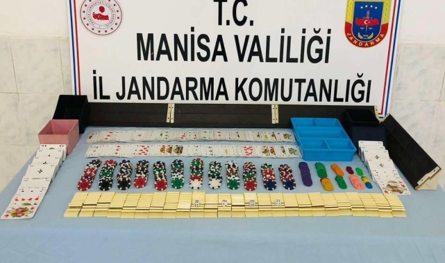 Bağ evinde kumar oynayan 11 kişiye suçüstü