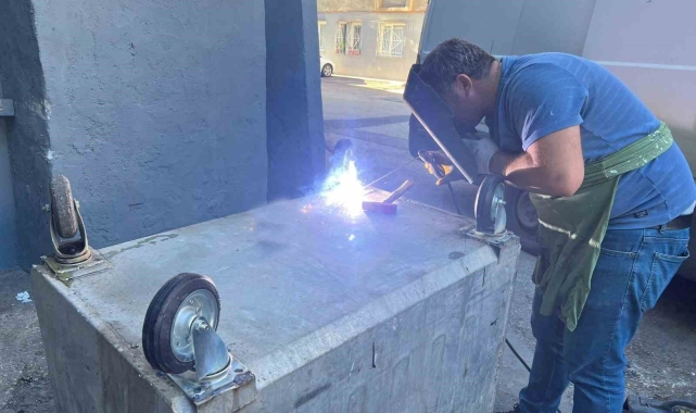 Bağlar'da çöp konteynerleri bakıma alındı