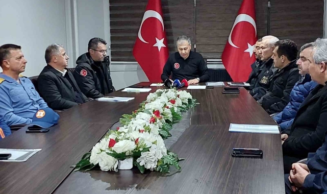 Bakan Yerlikaya: "Kafkametler isimli kuru yük gemisi batmıştır, 12 mürettebata halen ulaşılamamıştır"