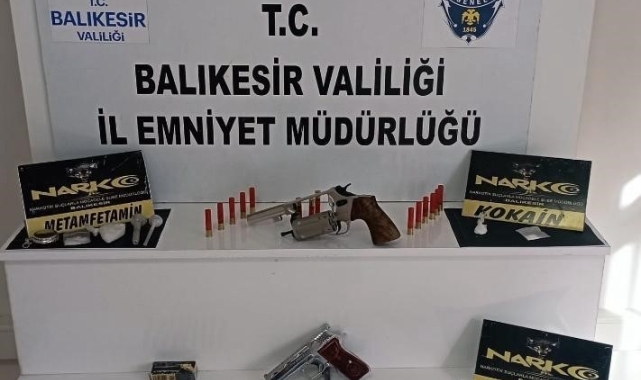 Balıkesir'de 11 şahsa Kaçakçılık operasyonu