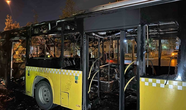 Başakşehir'de İETT otobüsü alev alev yandı