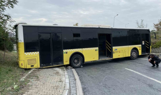 Başakşehir'de kontrolden çıkan İETT otobüsü kaza yaptı