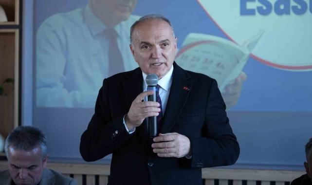 Başkan Özlü, yeni kitabını tanıttı