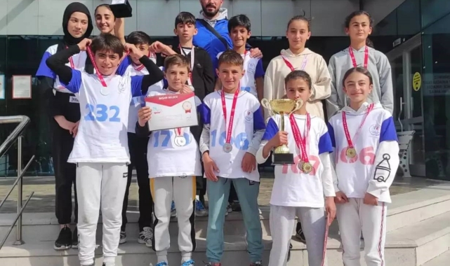 Bayburt'ta kros il birincisi Gökçedere İmam Hatip Ortaokulu oldu