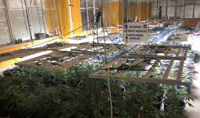 Bayrampaşa'da girişi dolapla kapatılan "uyuşturucu tarlasına" polis baskını: 3 gözaltı