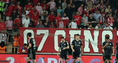 Beşiktaş içeride başka dışarıda başka