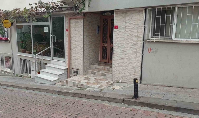 Beşiktaş'ta babasının kiracısını öldürdü, Fatih'te takside yakalandı