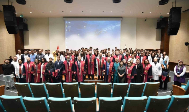 Beyaz önlükleriyle hekimliğe ilk adım