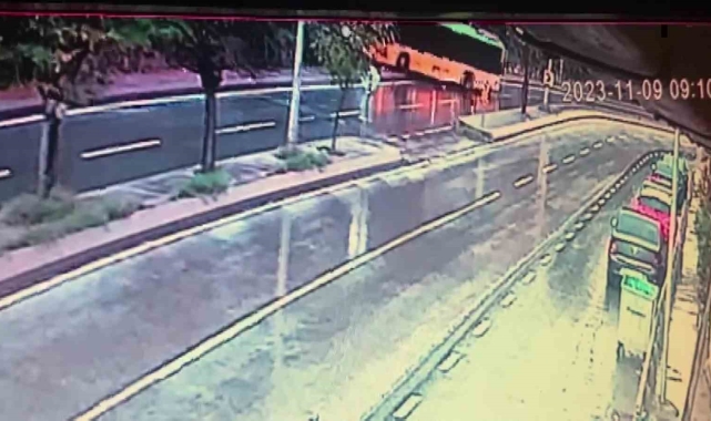 Beykoz'da freni patlayan İETT otobüsü yolun kenarına savruldu: 1 yaralı