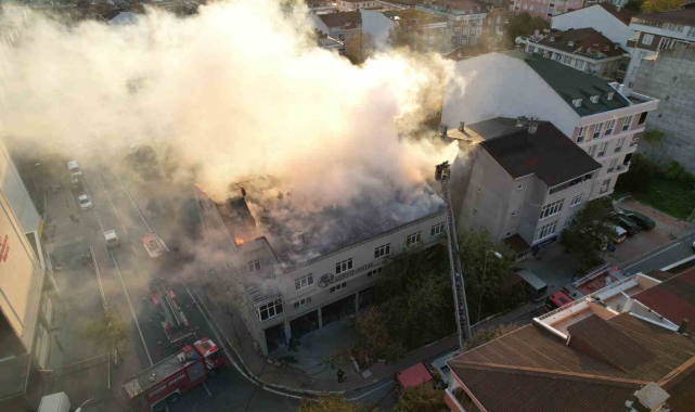 Beylikdüzü'nde korkutan çatı yangını