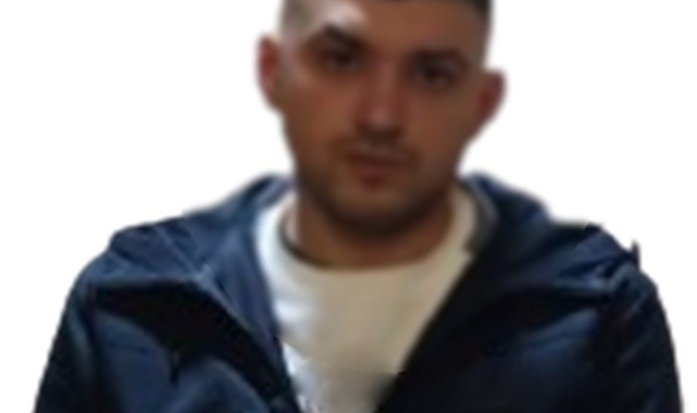 Beyoğlu'nda uyuşturucu operasyonu: Torbacıdan polise, "Bunlar pudra şekeri" savunması