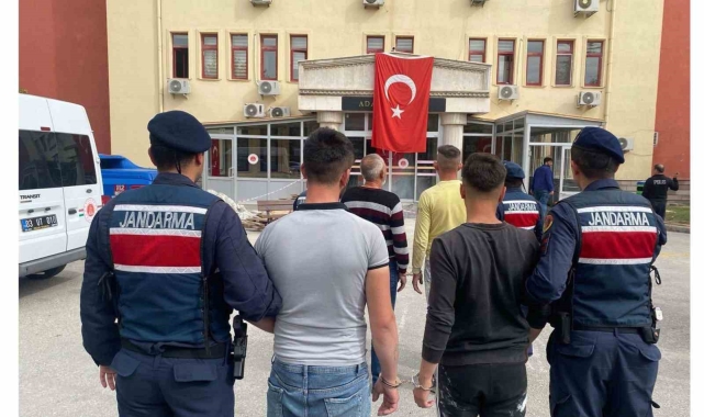 Bıçakladıkları şahsı sopalarla darp eden 4 kişi tutuklandı