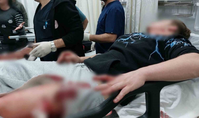 Bıçaklı saldırıya uğrayan 2 arkadaş hastanelik oldu