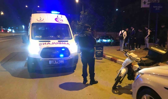 Bilecik'te araç kapısına çarpan motosiklet sürücüsü yaralandı