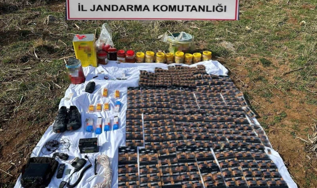 Bitlis'te çok sayıda ilaç ve yaşam malzemesi ele geçirildi