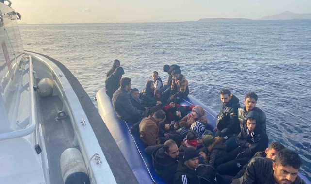 Bodrum'da 77 düzensiz göçmen kurtarıldı, 39'u yakalandı