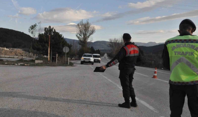 Bolu'da kış lastiği uygulaması yapıldı