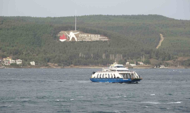 Bozcaada ve Gökçeada'ya feribot seferlerine fırtına engeli