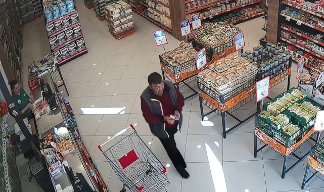 Bozuk para bahanesiyle kasiyerleri böyle çarptı