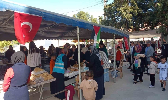 Burdur'da Filistin'e destek için "Hayır Çarşısı" kuruldu
