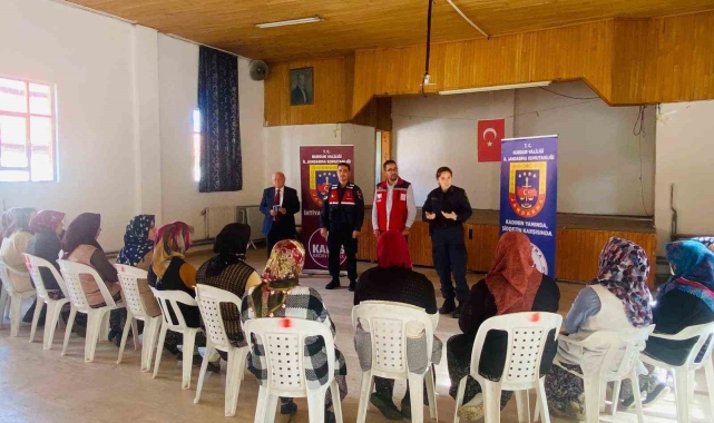 Burdur'da vatandaşlara aile içi şiddetle mücadele eğitimi verildi