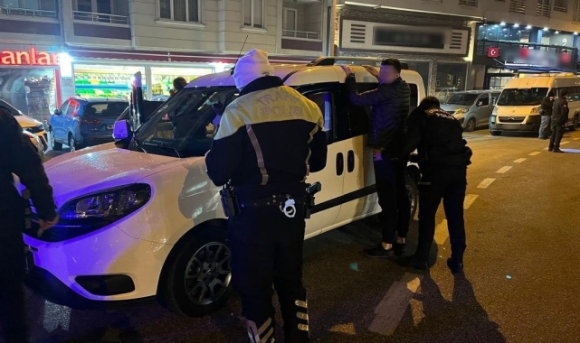 Bursa polisi ruhsatsız silah, fişek ve uyuşturucu ele geçirdi