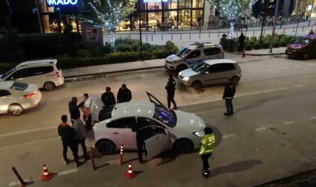 Bursa&#039;da 2 bin 669 araç kontrol edildi, 27 sürücüye toplam 143 bin lira ceza